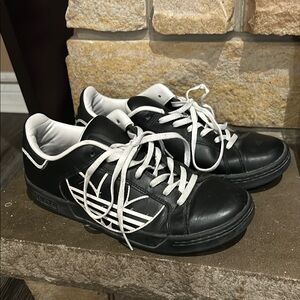 Adidas sneakers size 6